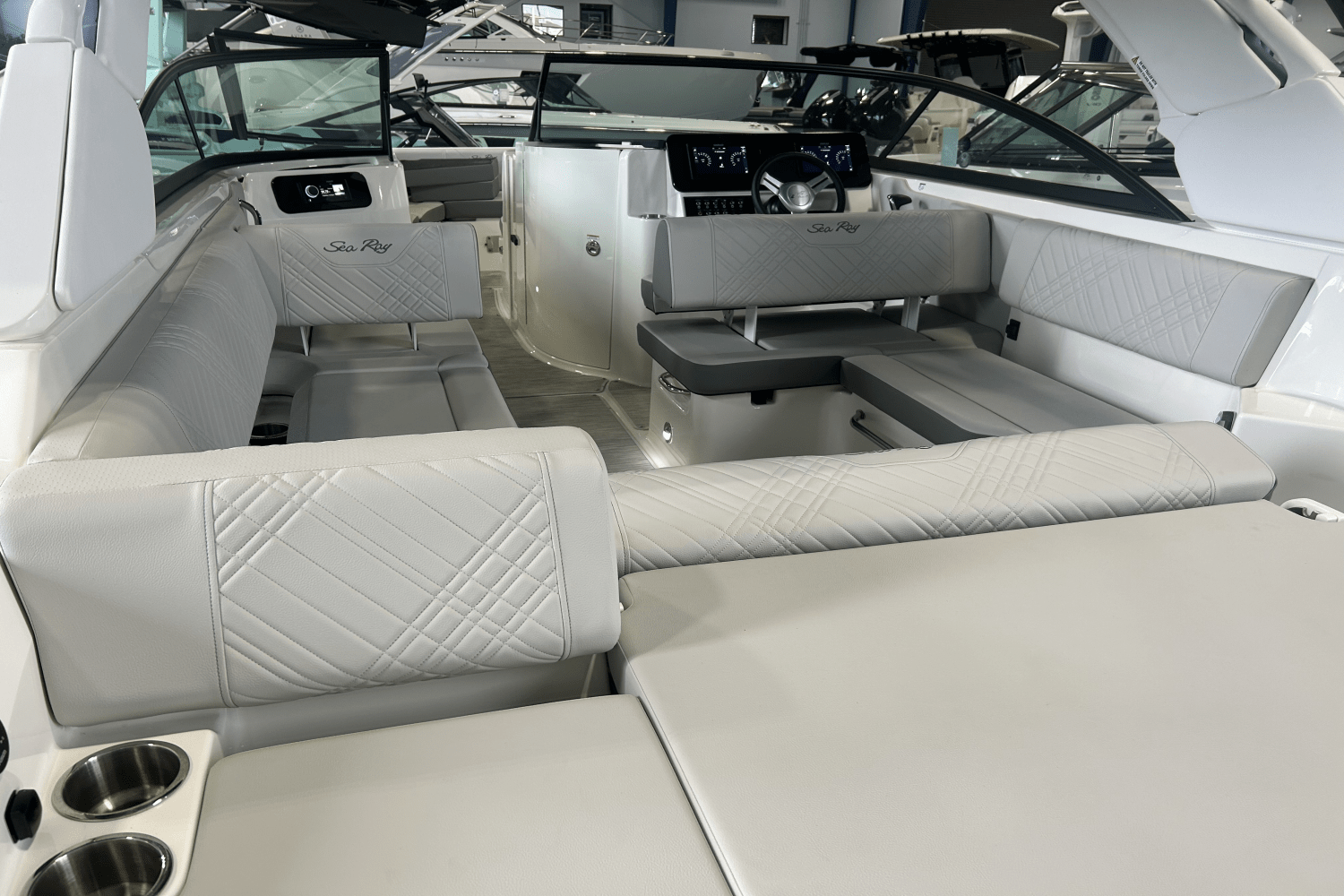 2025 Sea Ray SDX 250 Outboard Image Thumbnail #6