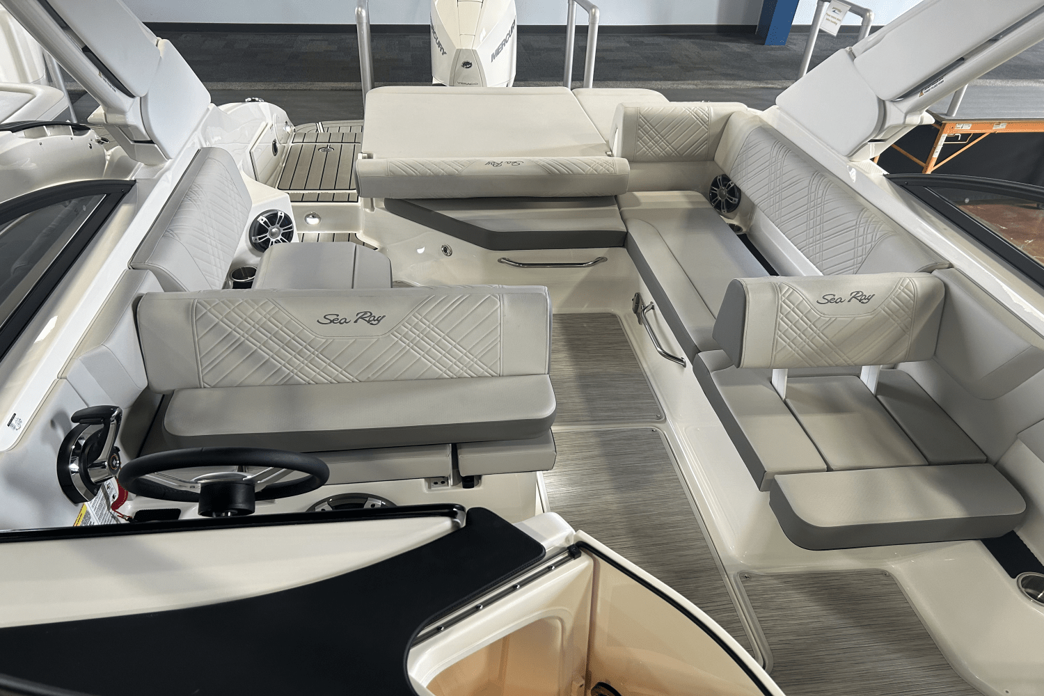 2025 Sea Ray SDX 250 Outboard Image Thumbnail #25