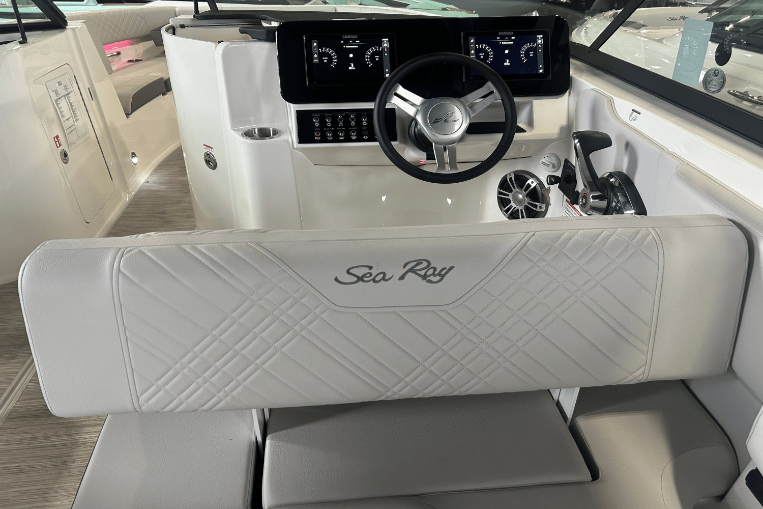 2025 Sea Ray SDX 250 Outboard Image Thumbnail #15