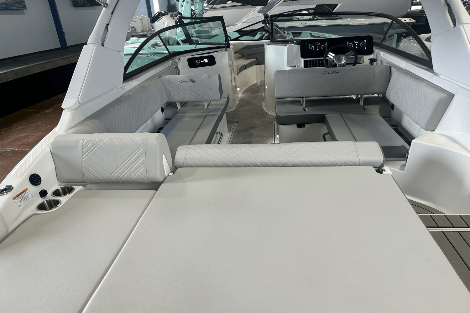 2025 Sea Ray SDX 250 Outboard Image Thumbnail #4