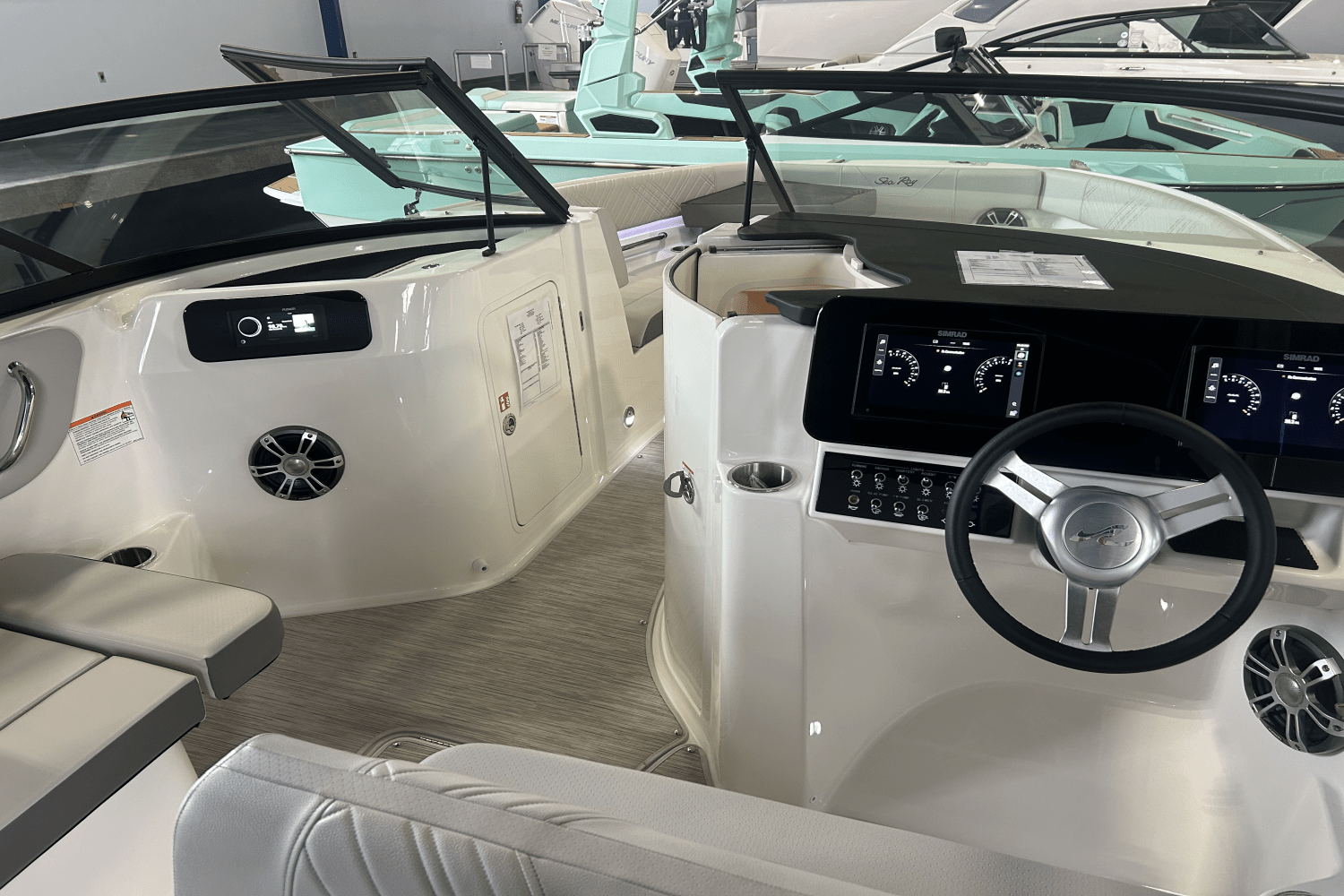 2025 Sea Ray SDX 250 Outboard Image Thumbnail #9