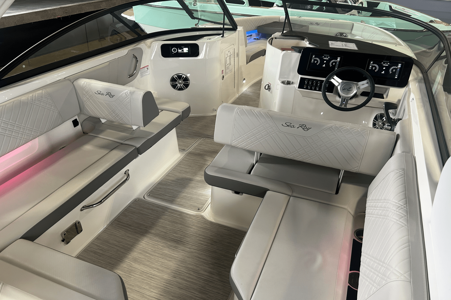 2025 Sea Ray SDX 250 Outboard Image Thumbnail #10