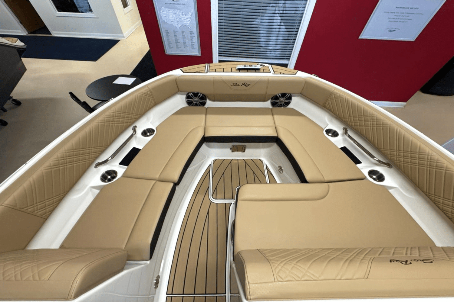 2025 Sea Ray SDX 250 Outboard Image Thumbnail #34