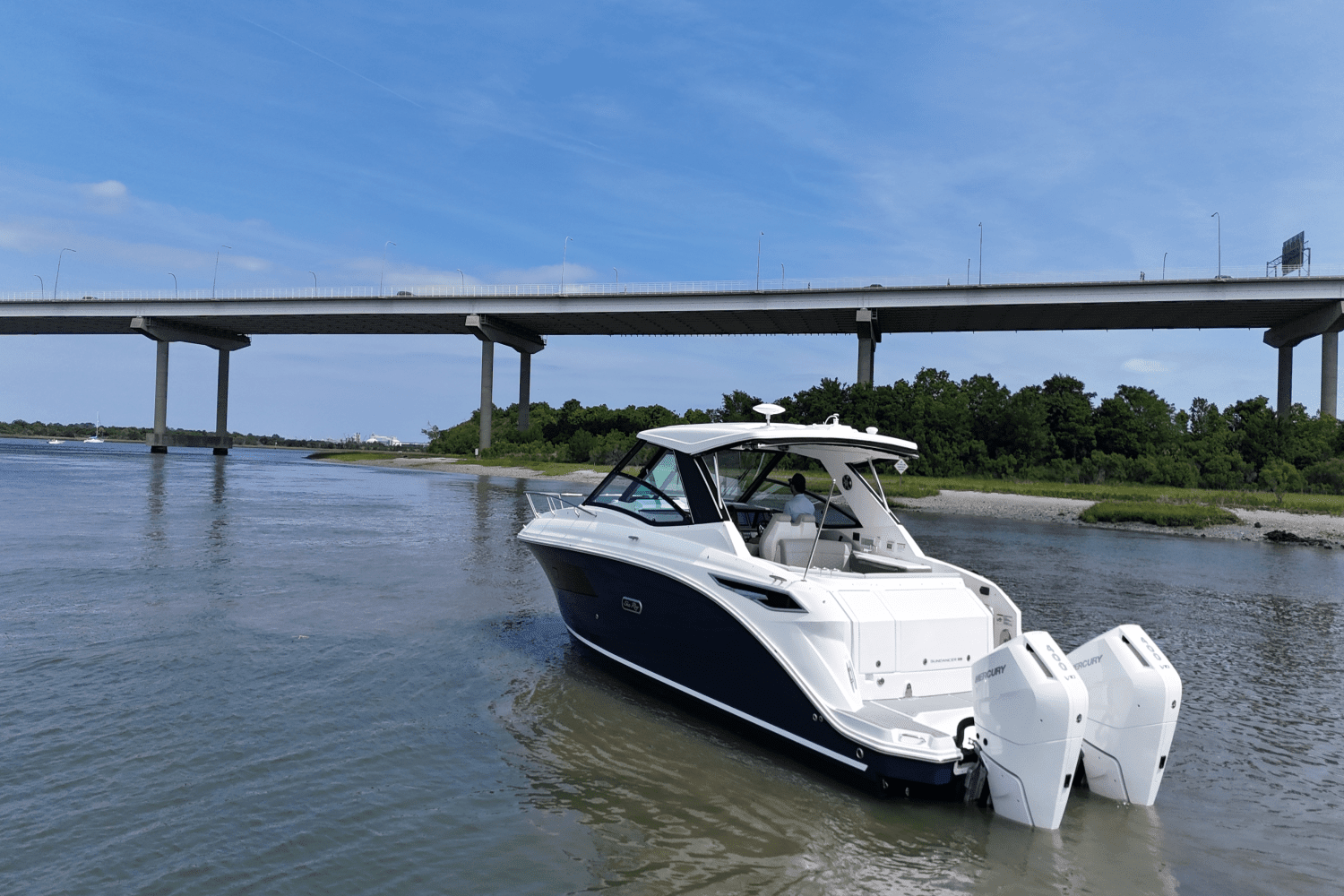 2025 Sea Ray Sundancer 320 Outboard Image Thumbnail #5