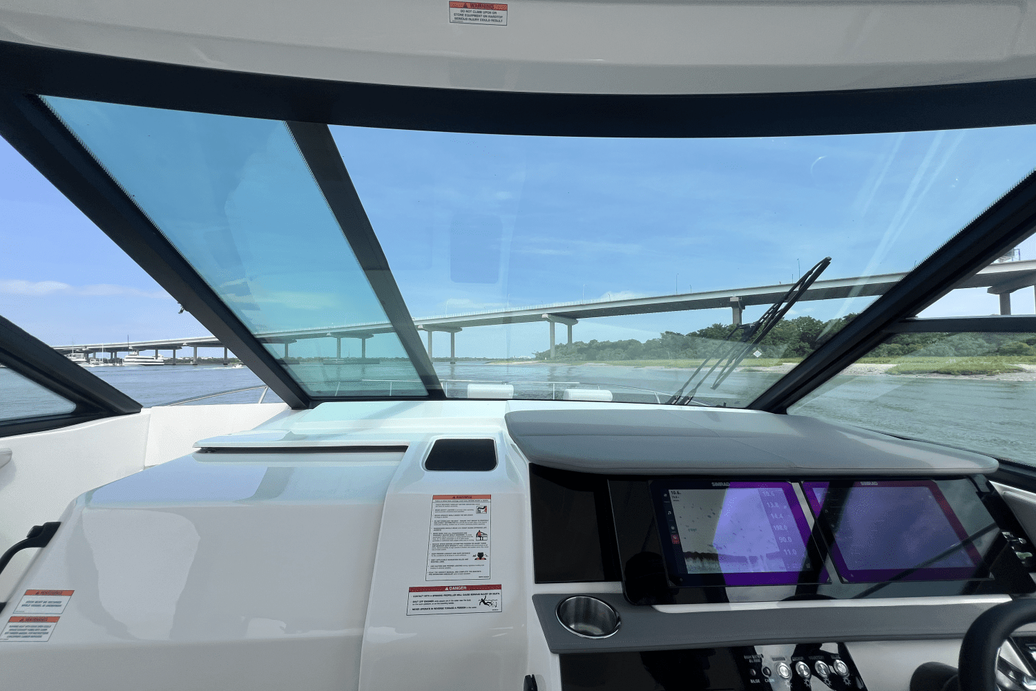 2025 Sea Ray Sundancer 320 Outboard Image Thumbnail #37