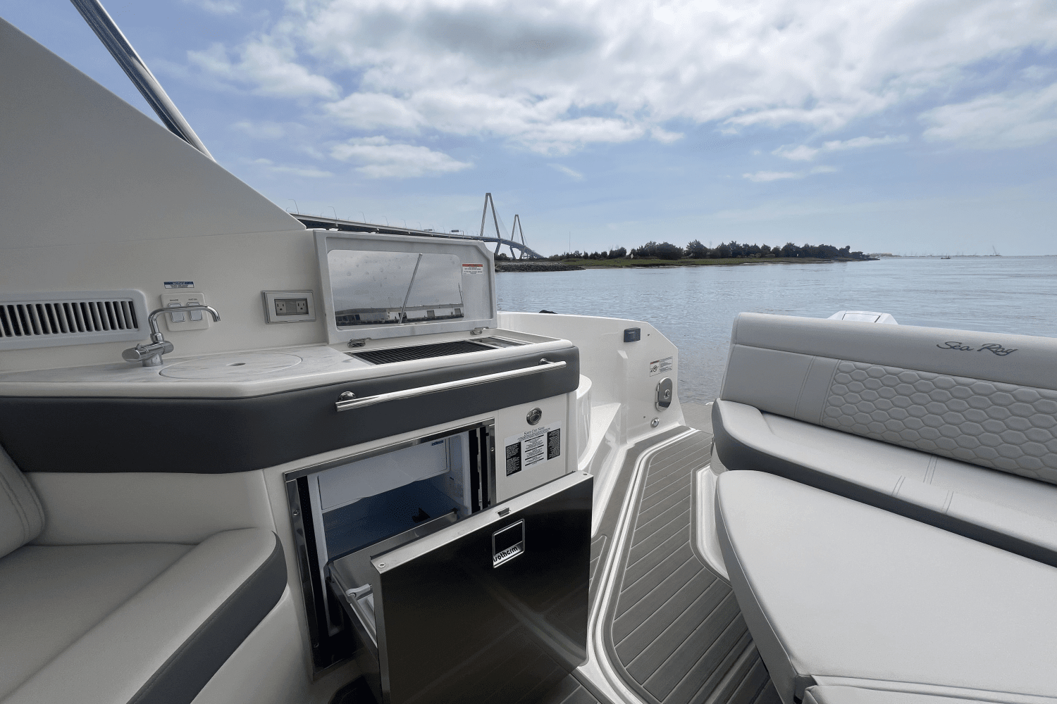 2025 Sea Ray Sundancer 320 Outboard Image Thumbnail #14