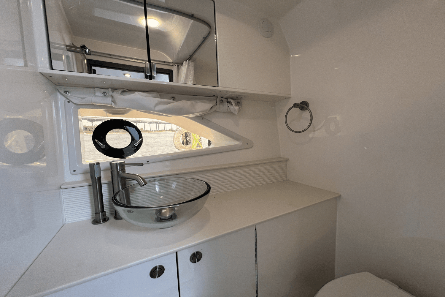 2025 Sea Ray Sundancer 320 Outboard Image Thumbnail #46