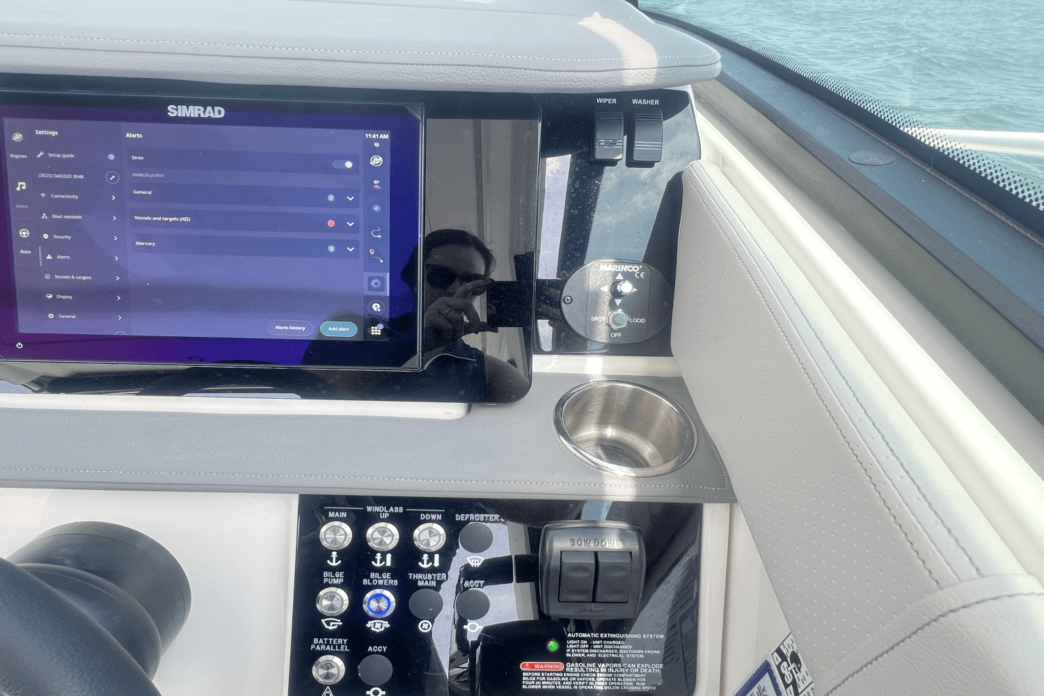 2025 Sea Ray Sundancer 320 Outboard Image Thumbnail #34