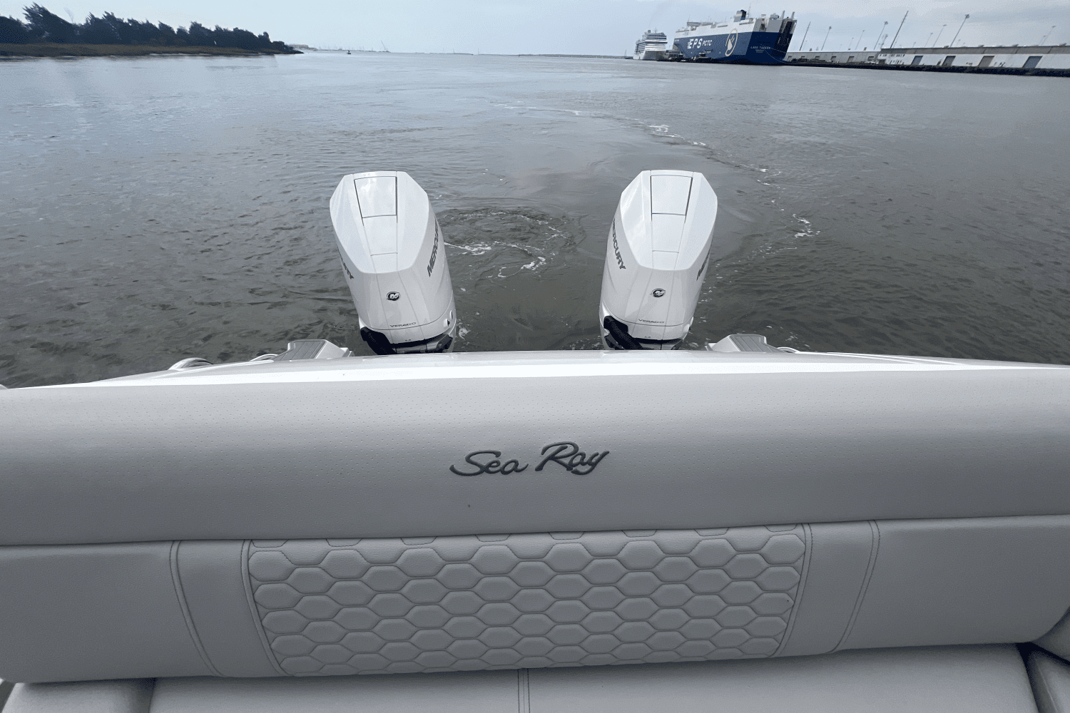 2025 Sea Ray Sundancer 320 Outboard Image Thumbnail #17
