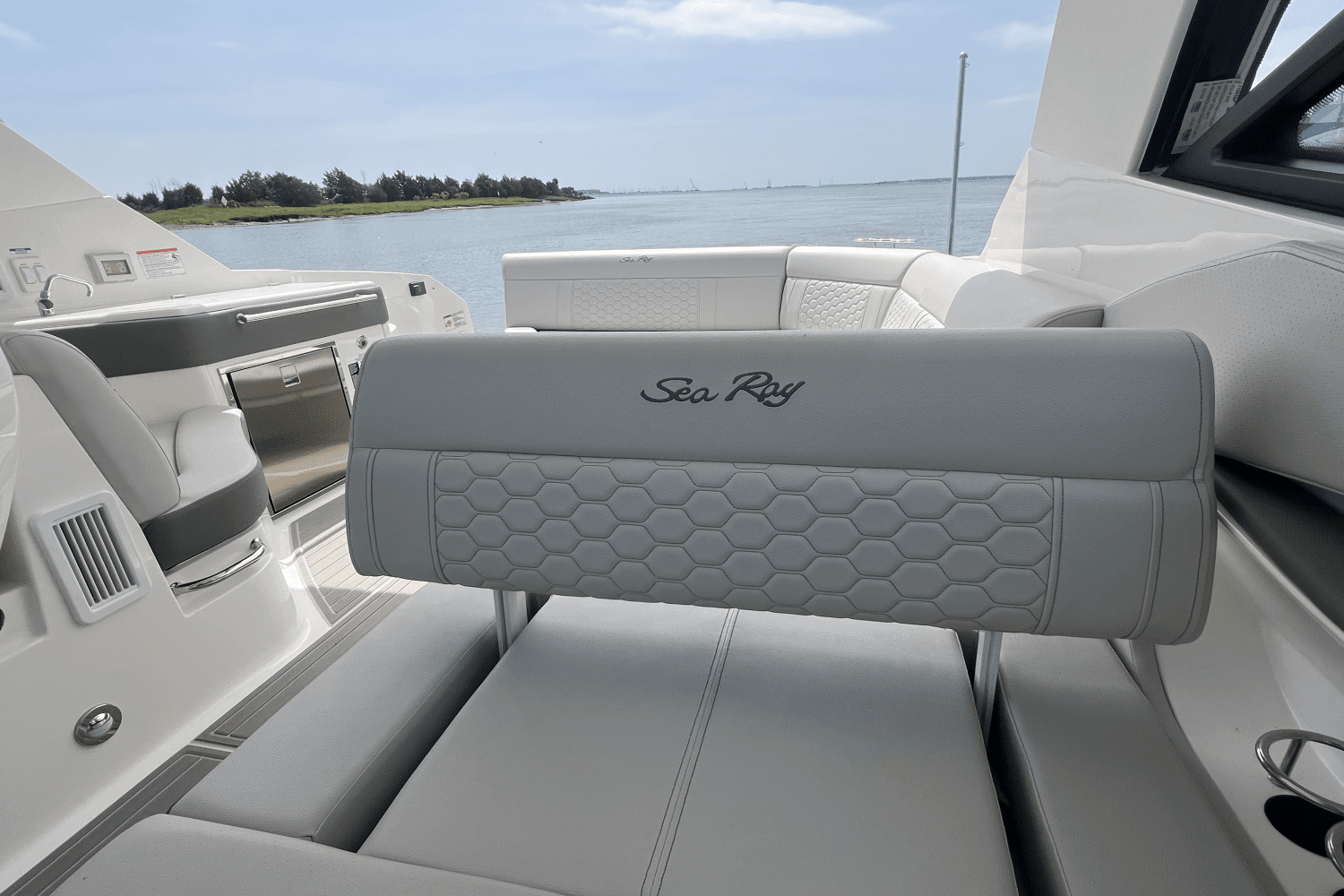 2025 Sea Ray Sundancer 320 Outboard Image Thumbnail #29