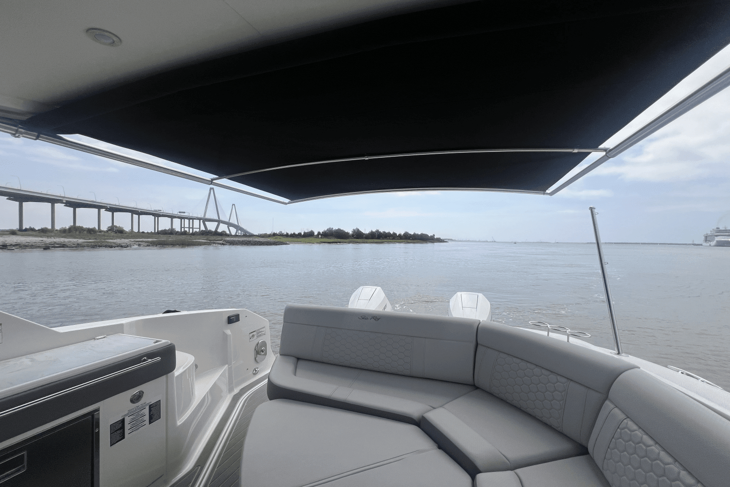 2025 Sea Ray Sundancer 320 Outboard Image Thumbnail #20