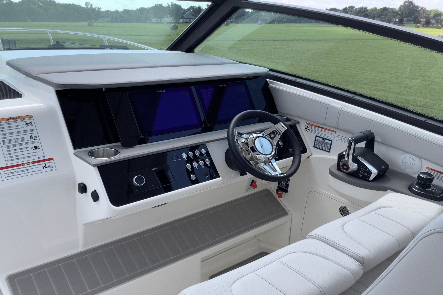 2025 Sea Ray Sundancer 320 Image Thumbnail #23