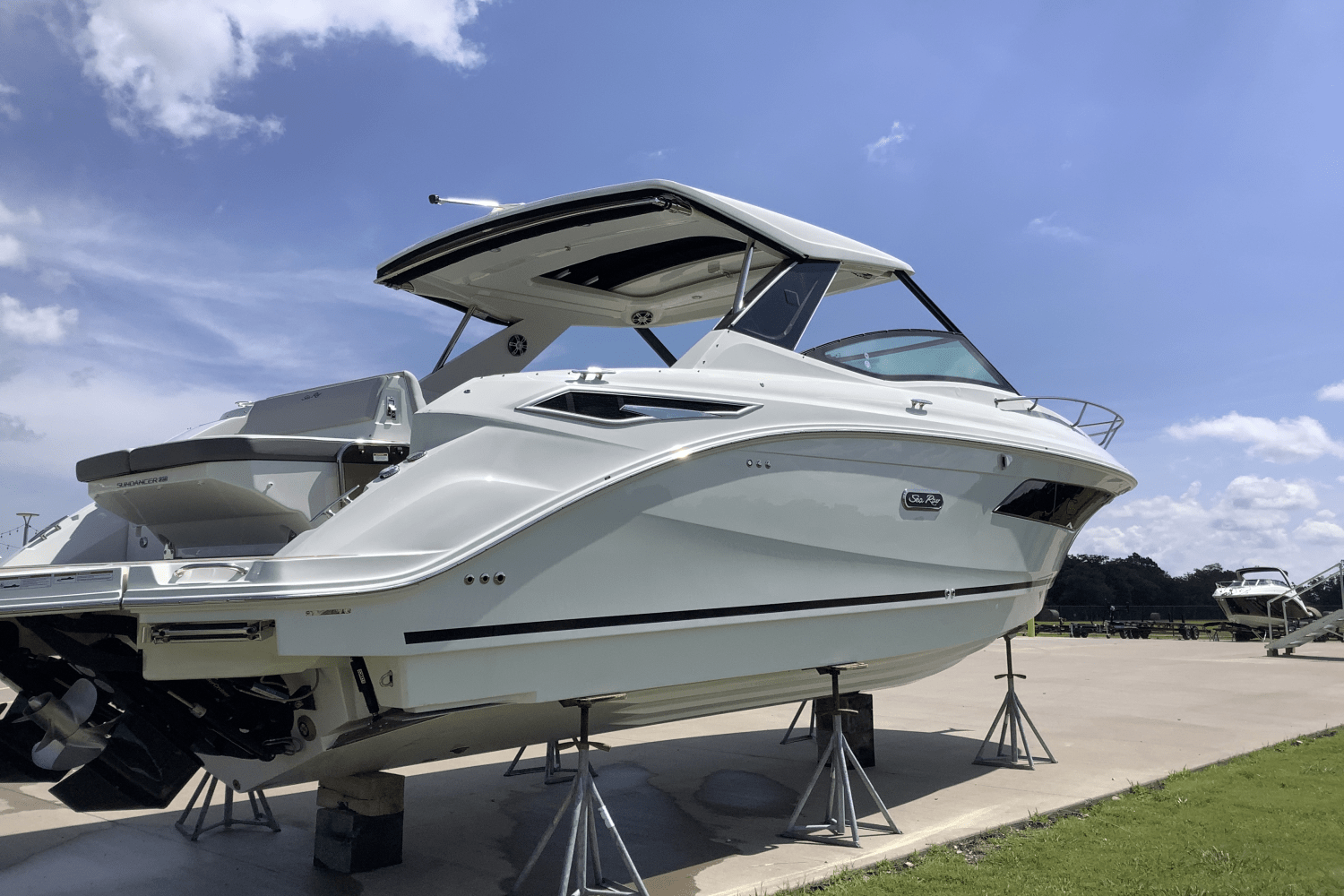2025 Sea Ray Sundancer 320 Image Thumbnail #5