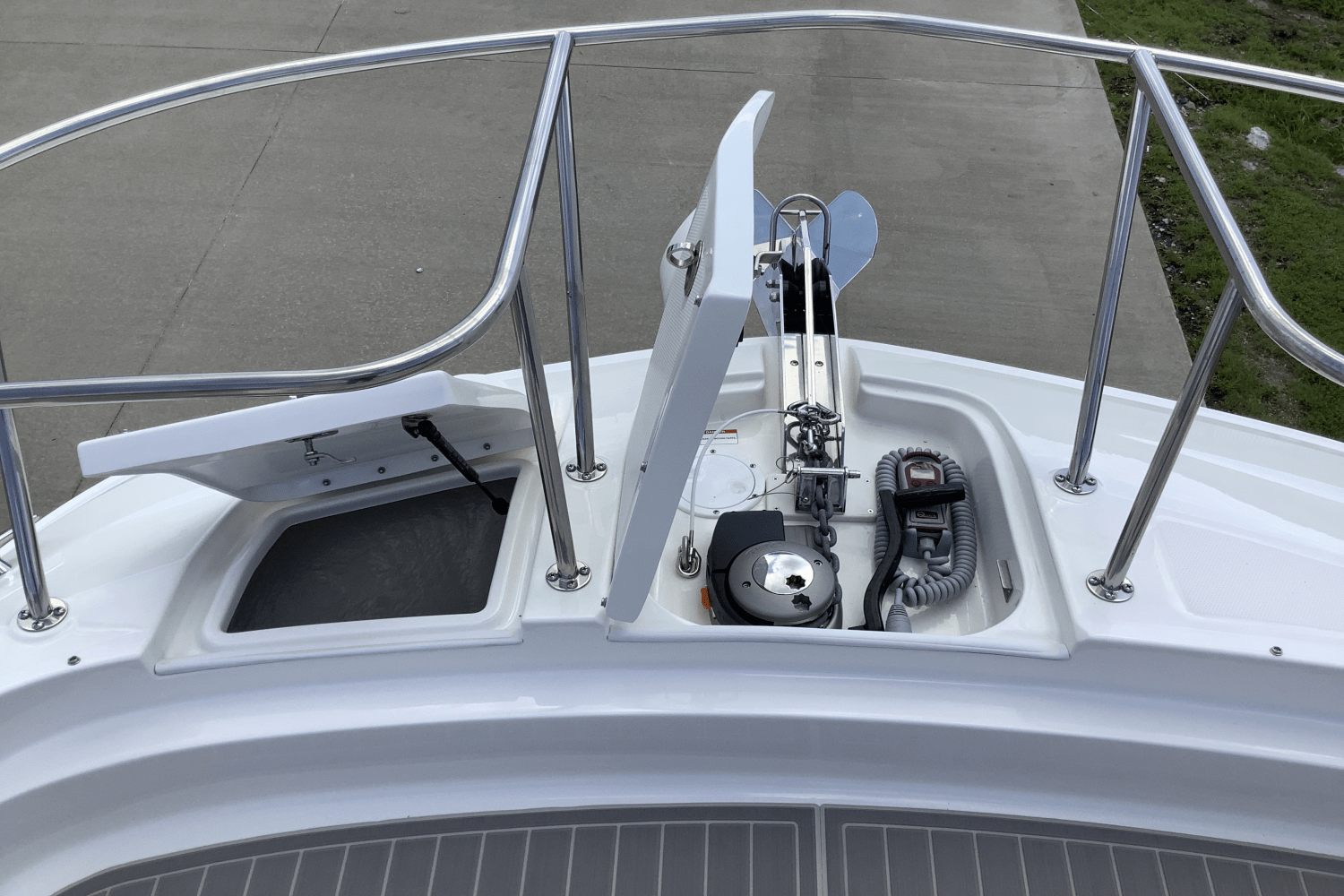 2025 Sea Ray Sundancer 320 Image Thumbnail #33