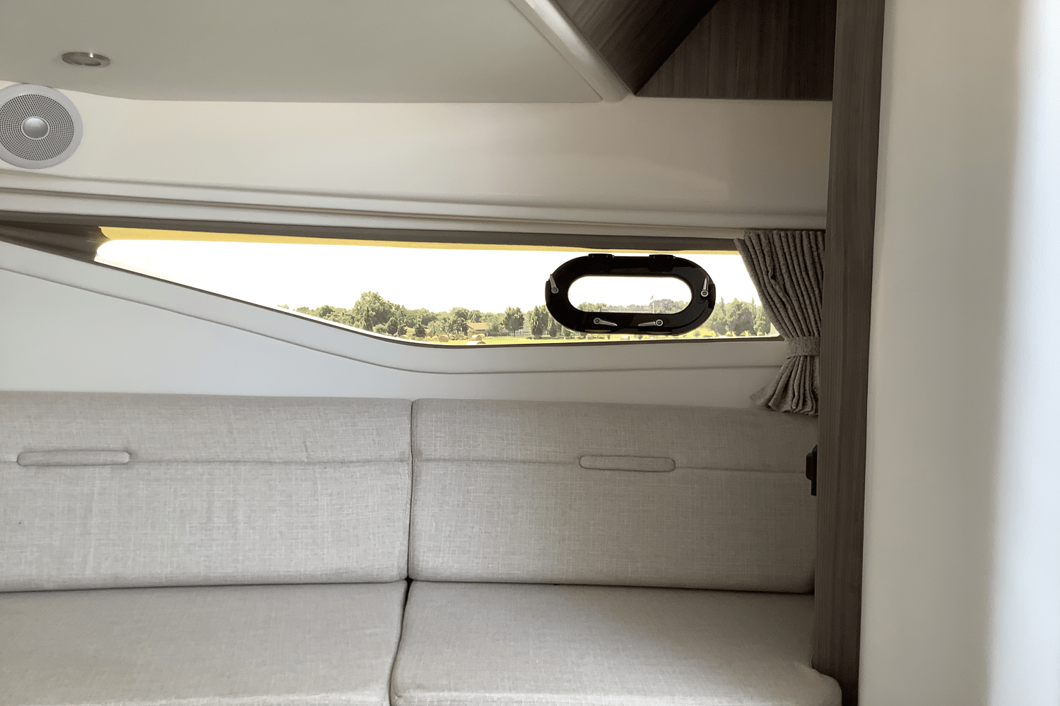 2025 Sea Ray Sundancer 320 Image Thumbnail #39