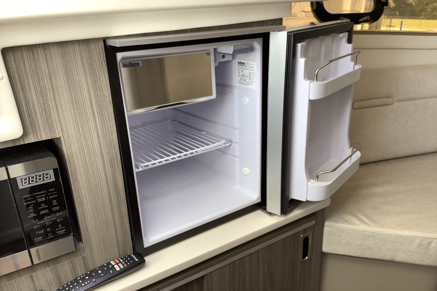 2025 Sea Ray Sundancer 320 Image Thumbnail #41