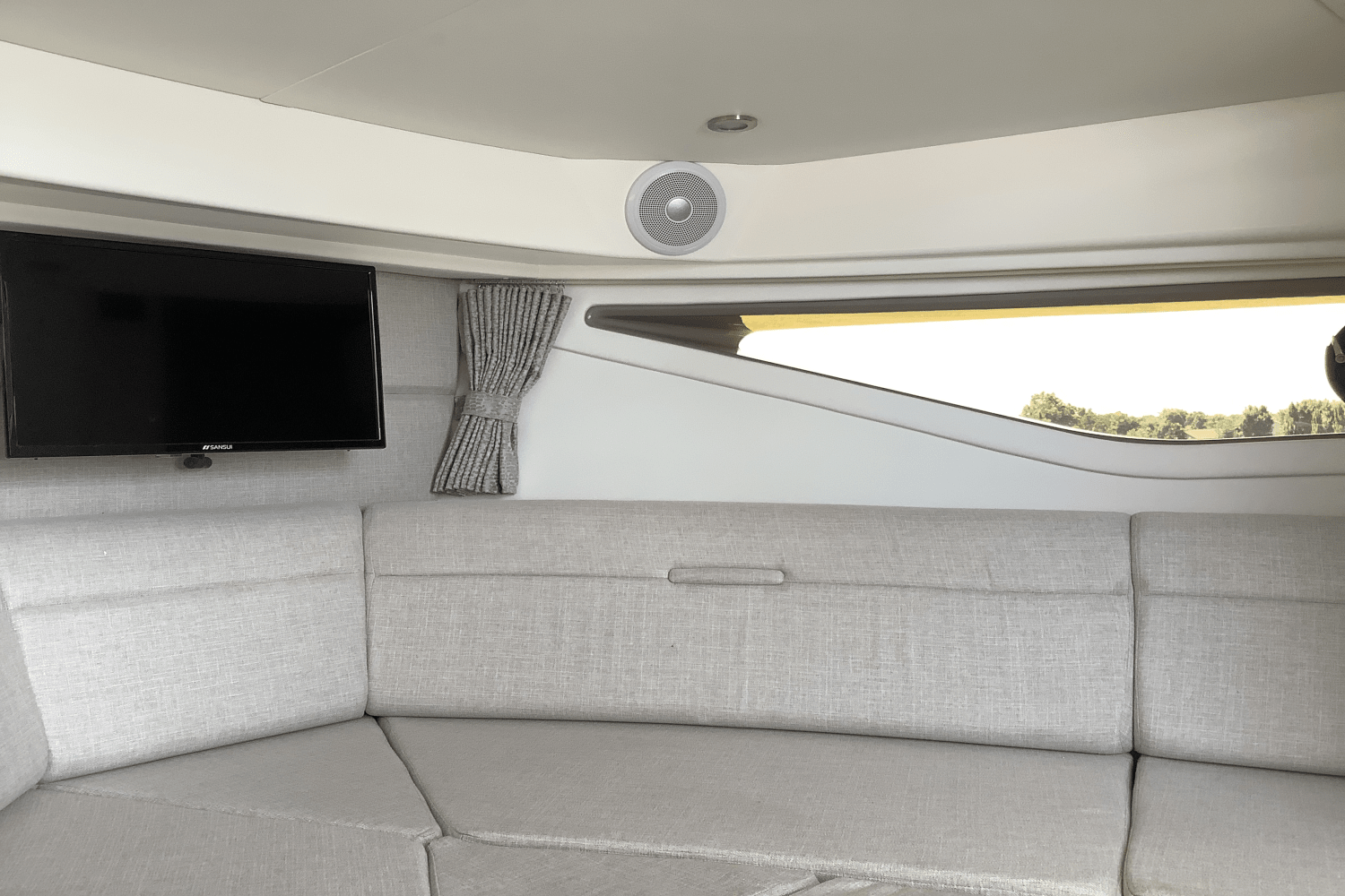 2025 Sea Ray Sundancer 320 Image Thumbnail #40