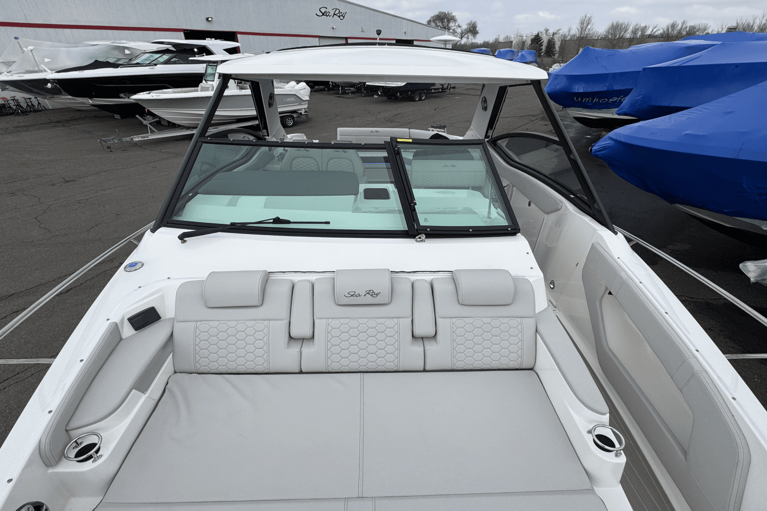 2025 Sea Ray Sundancer 320 Image Thumbnail #48