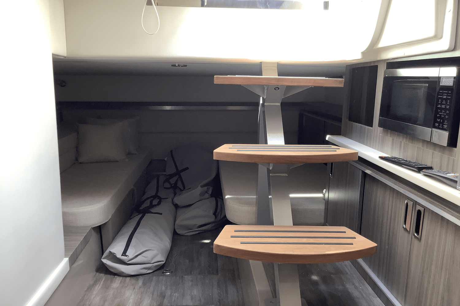 2025 Sea Ray Sundancer 320 Image Thumbnail #45