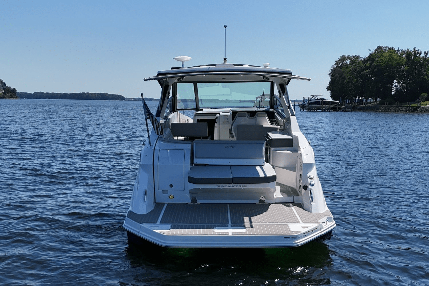 2025 Sea Ray Sundancer 320 Image Thumbnail #4
