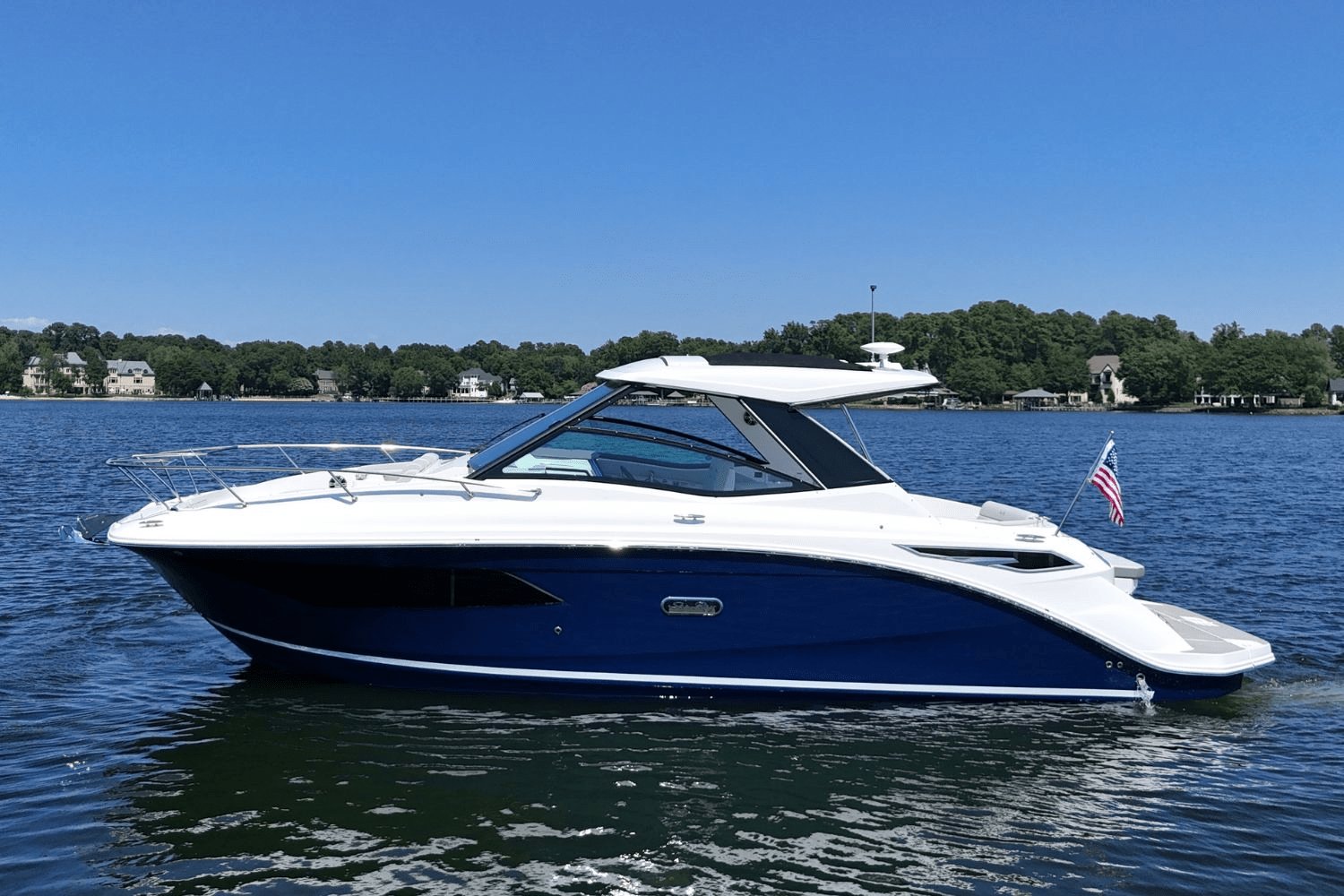 2025 Sea Ray Sundancer 320 Image Thumbnail #11