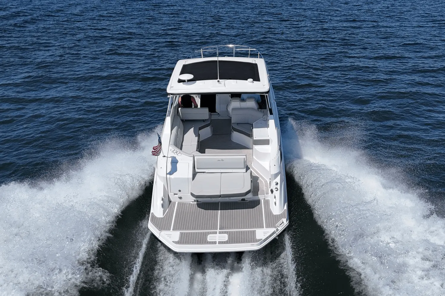 2025 Sea Ray Sundancer 320 Image Thumbnail #13