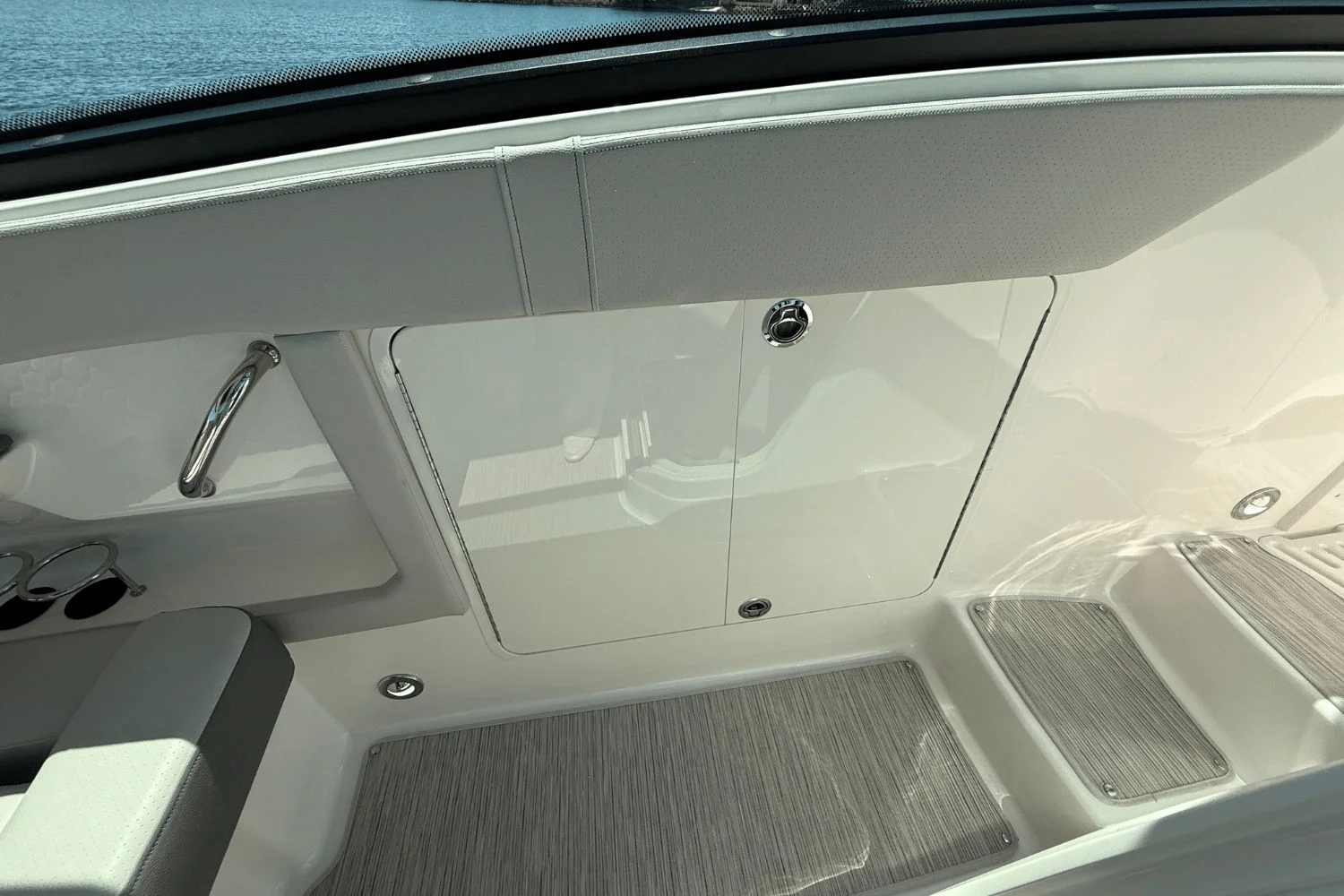 2025 Sea Ray Sundancer 320 Image Thumbnail #23