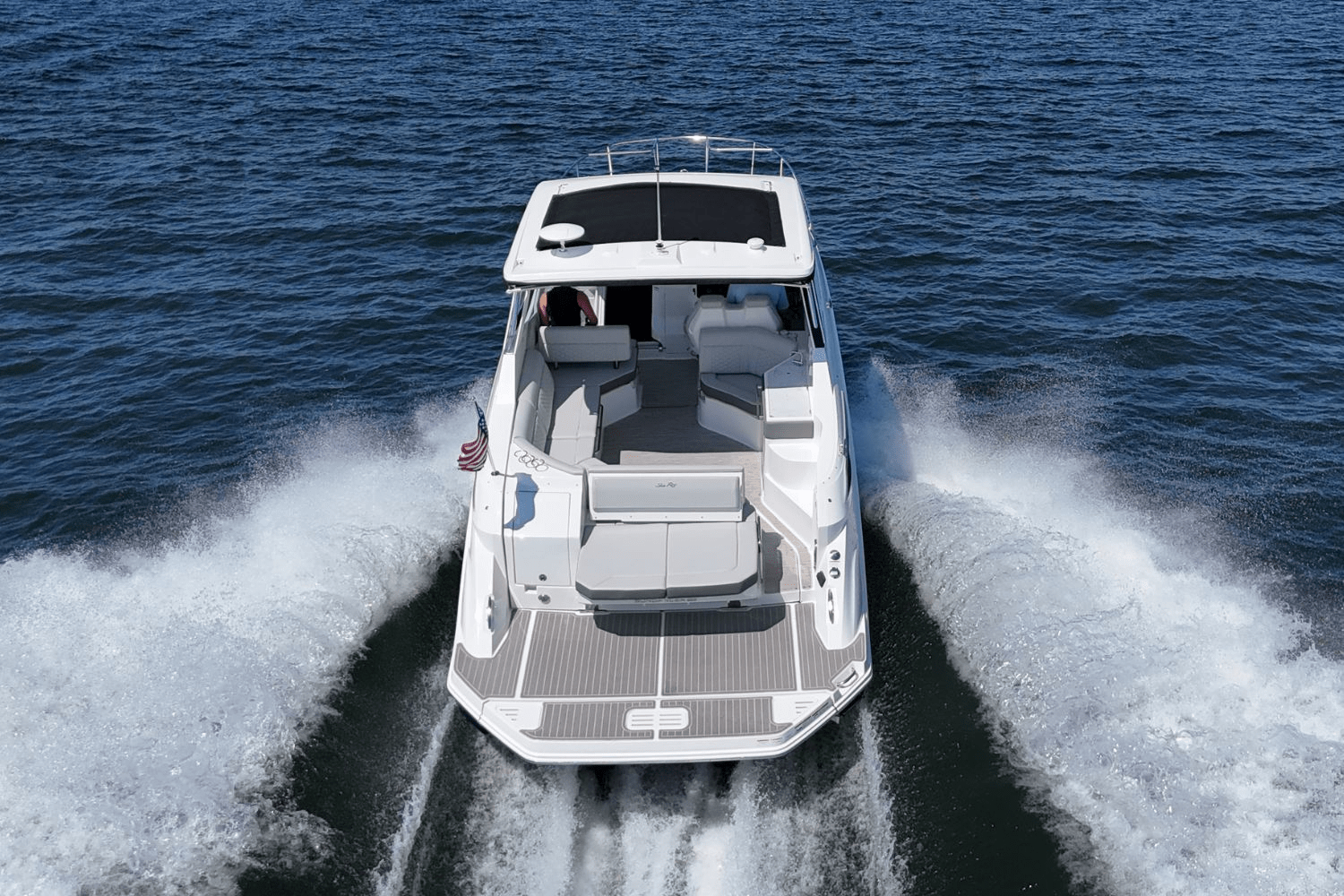 2025 Sea Ray Sundancer 320 Image Thumbnail #13