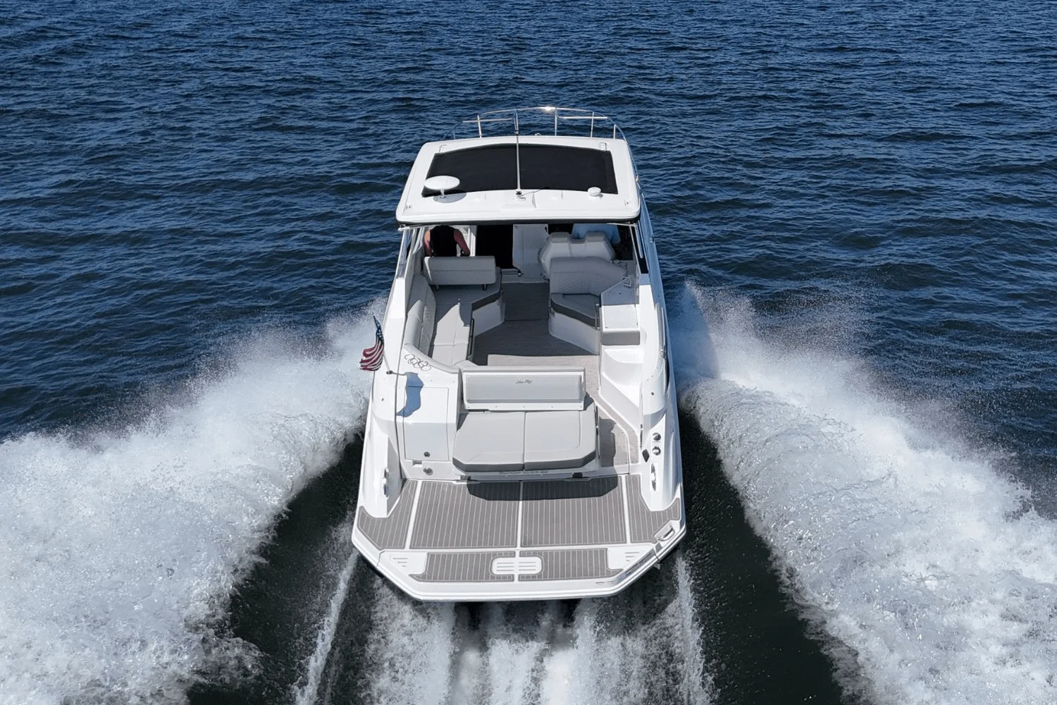 2025 Sea Ray Sundancer 320 Image Thumbnail #13