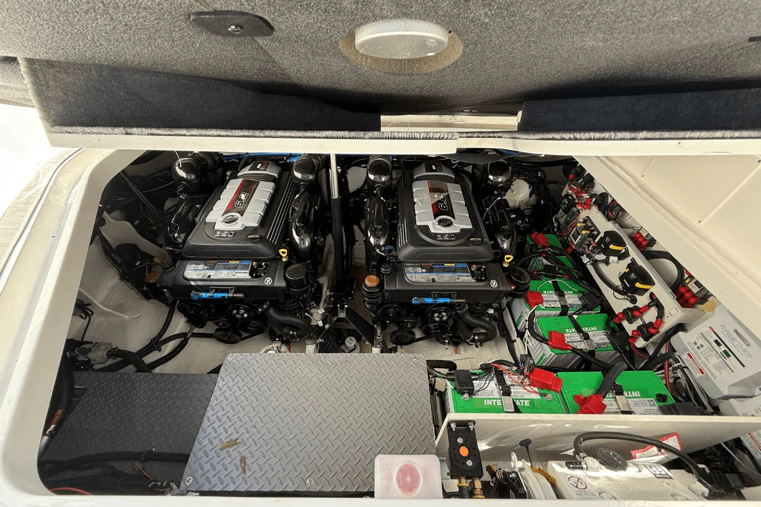 2025 Sea Ray Sundancer 320 Image Thumbnail #42