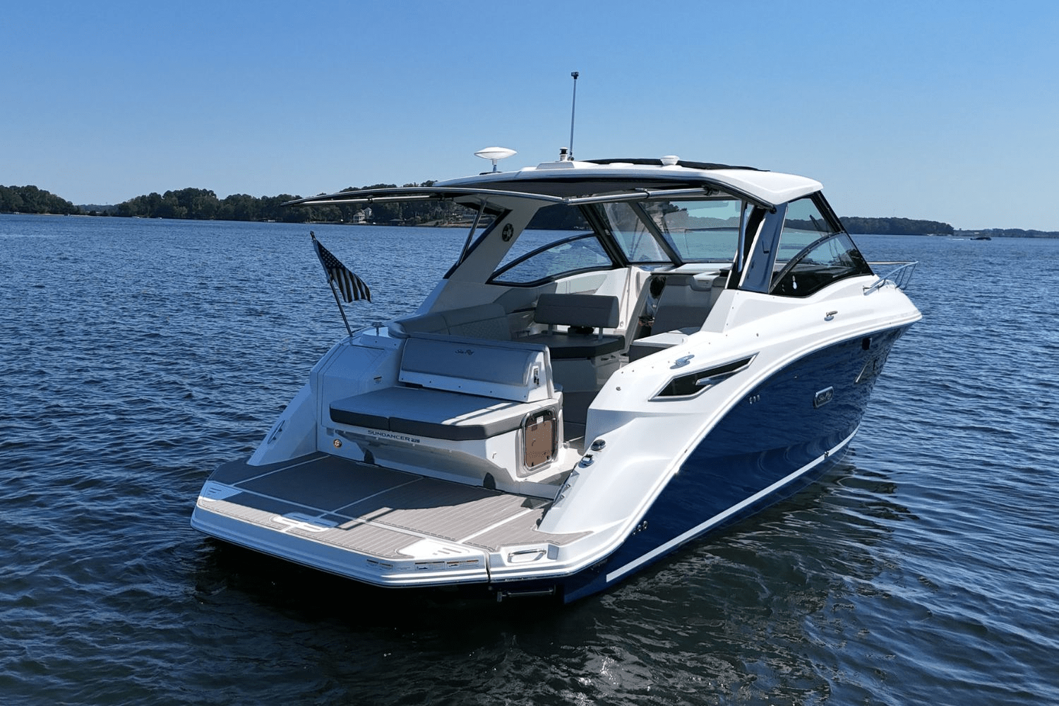 2025 Sea Ray Sundancer 320 Image Thumbnail #3