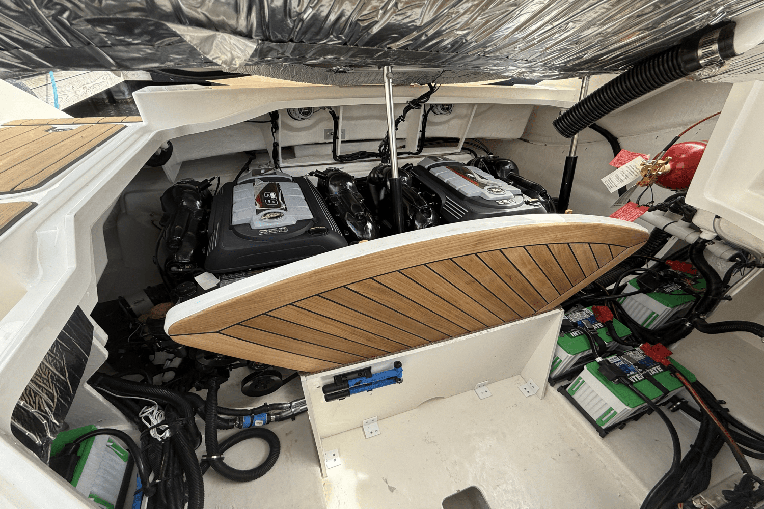 2025 Sea Ray SLX 310 Image Thumbnail #27