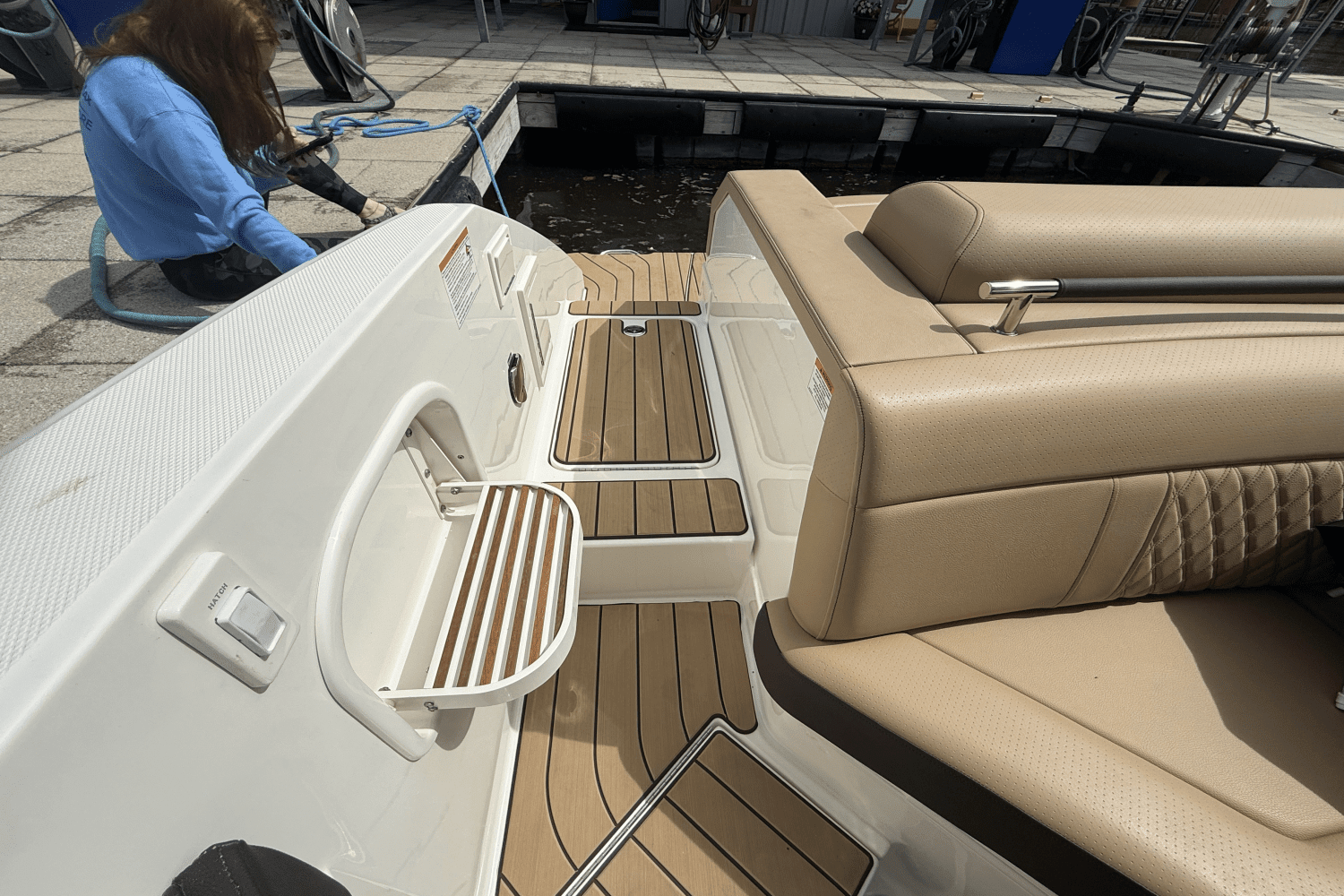2025 Sea Ray SLX 310 Image Thumbnail #16
