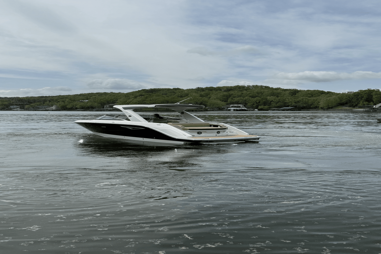 2025 Sea Ray SLX 310 Image Thumbnail #7