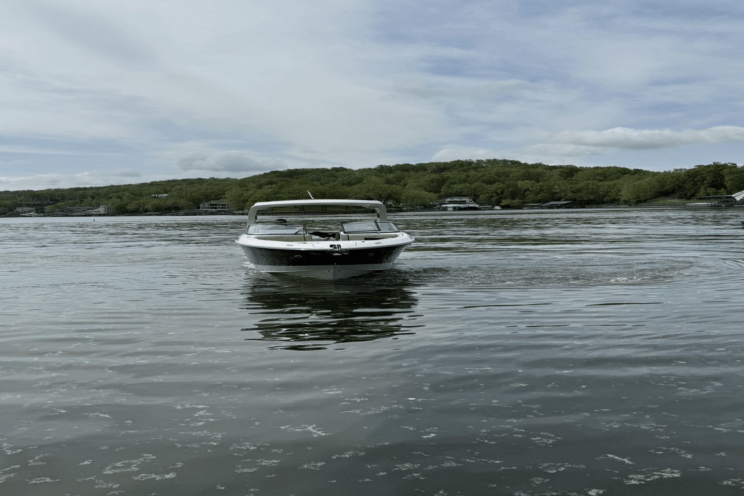 2025 Sea Ray SLX 310 Image Thumbnail #3
