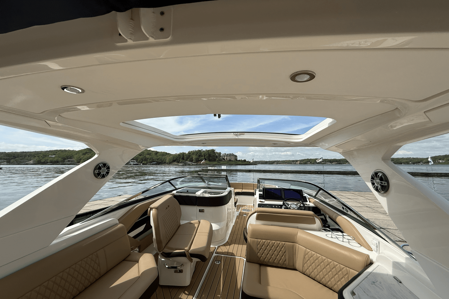 2025 Sea Ray SLX 310 Image Thumbnail #26