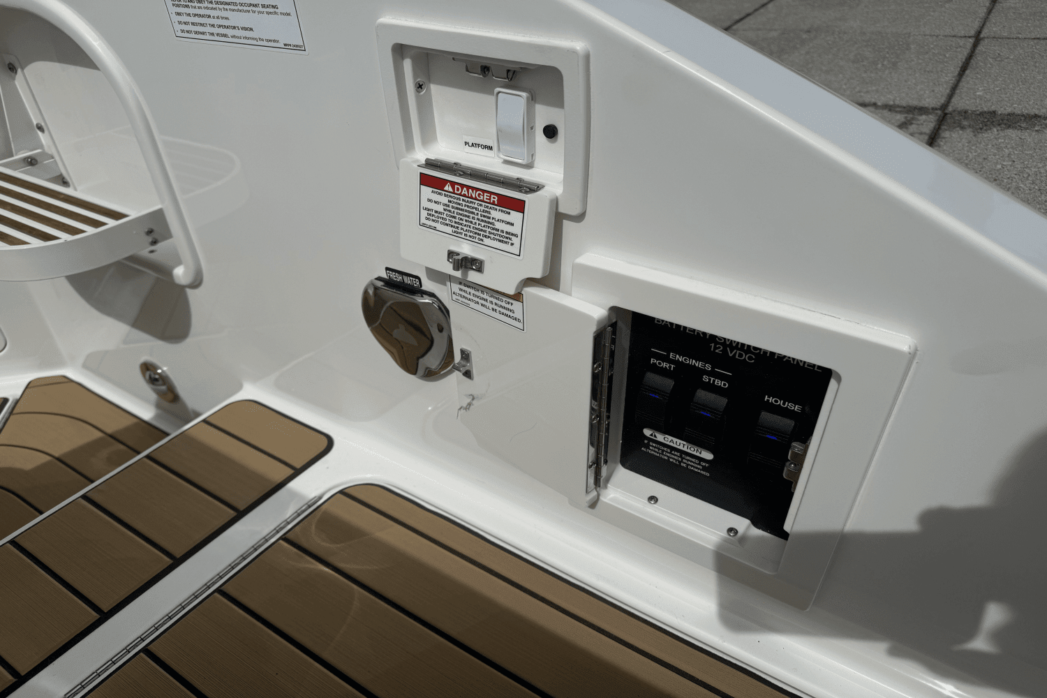 2025 Sea Ray SLX 310 Image Thumbnail #19