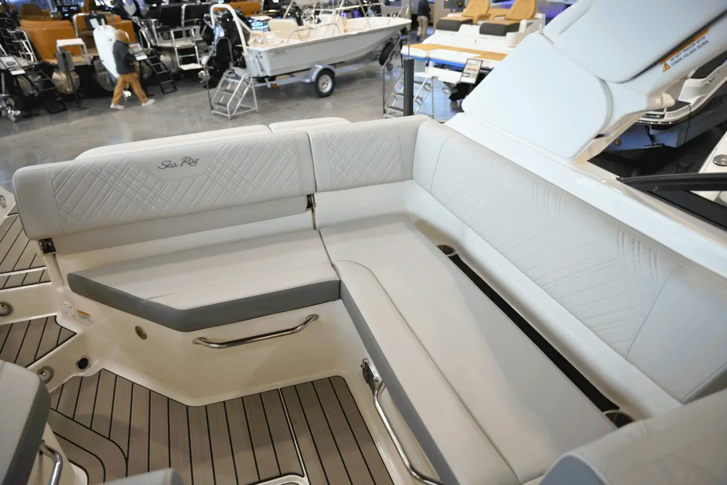 2025 Sea Ray SDX 250 Surf Image Thumbnail #7