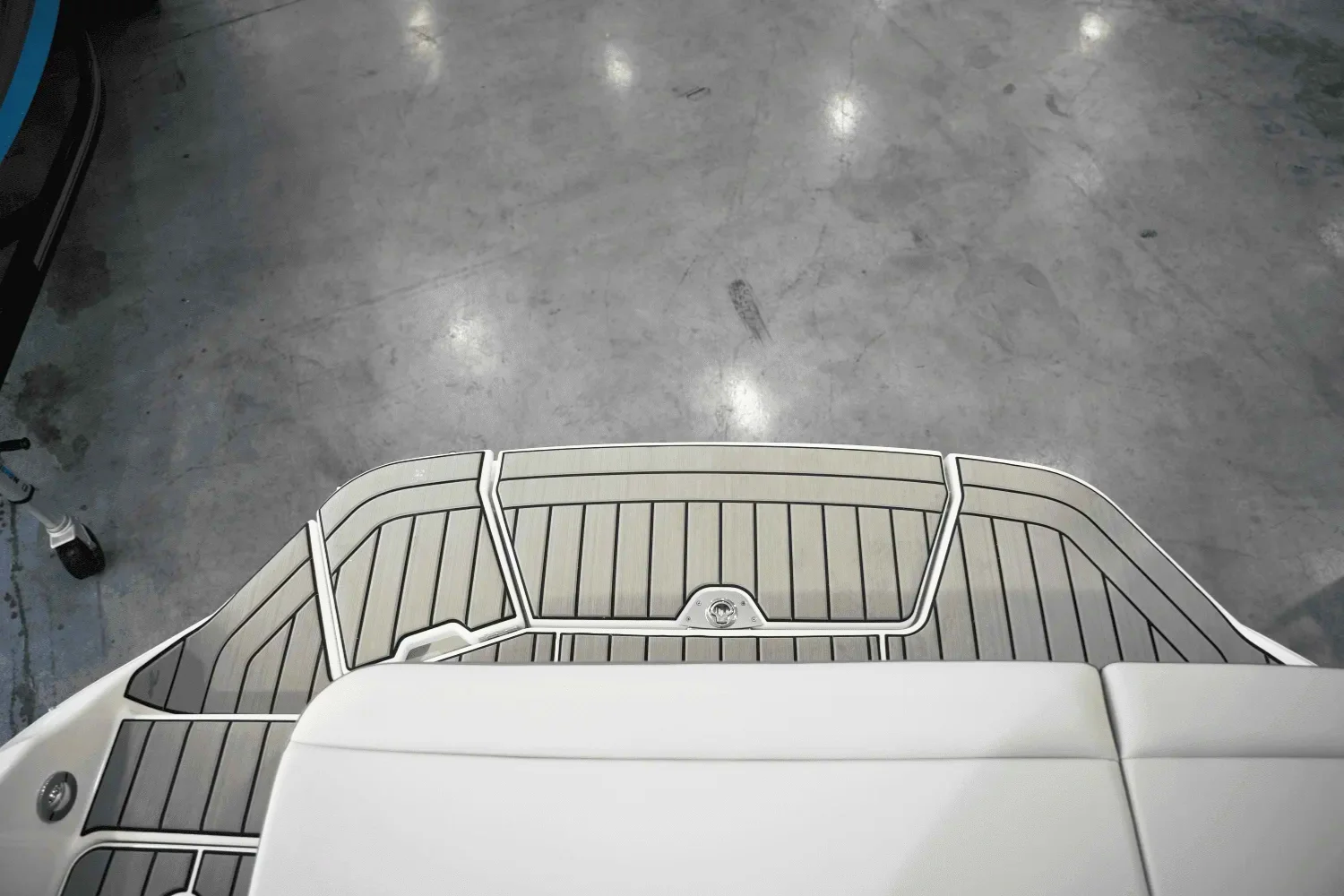 2025 Sea Ray SDX 250 Surf Image Thumbnail #3