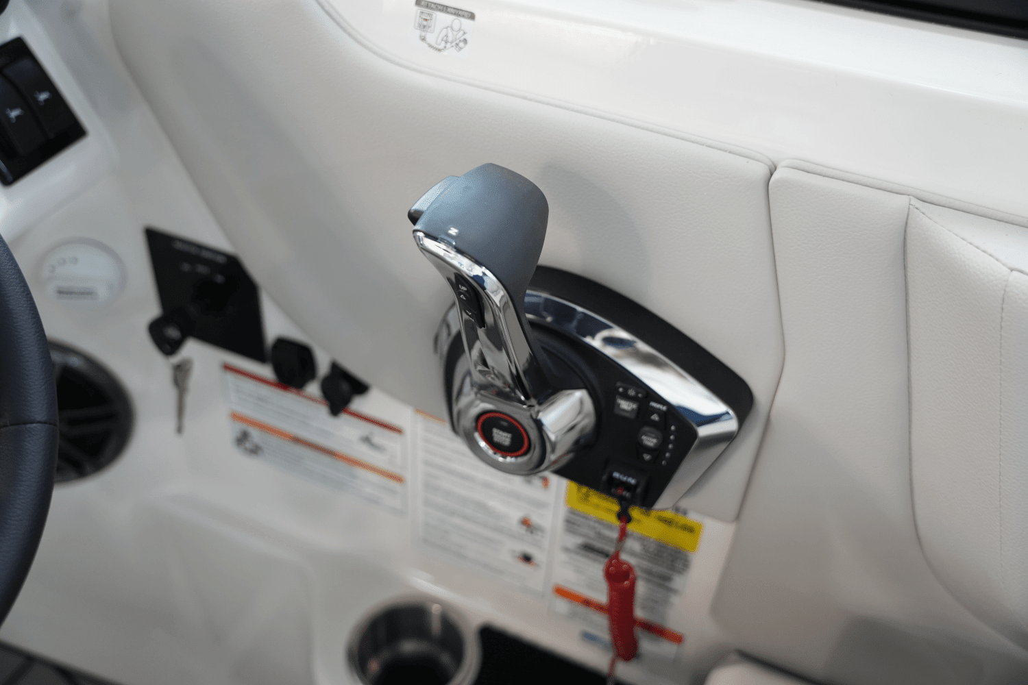 2025 Sea Ray SDX 250 Surf Image Thumbnail #17