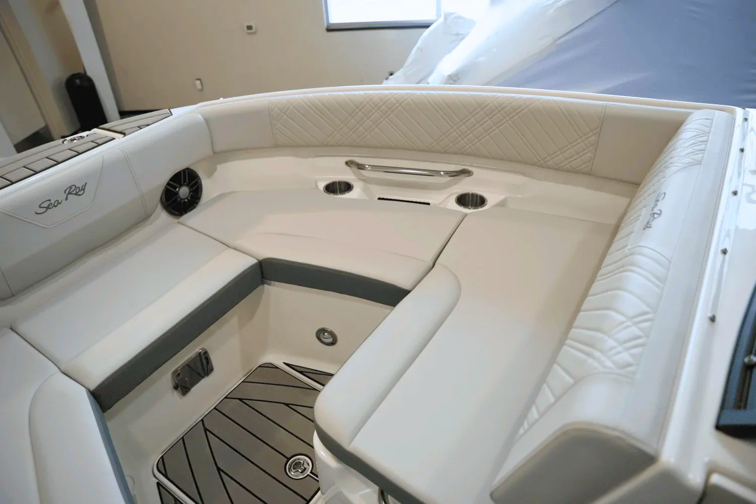 2025 Sea Ray SDX 250 Surf Image Thumbnail #25