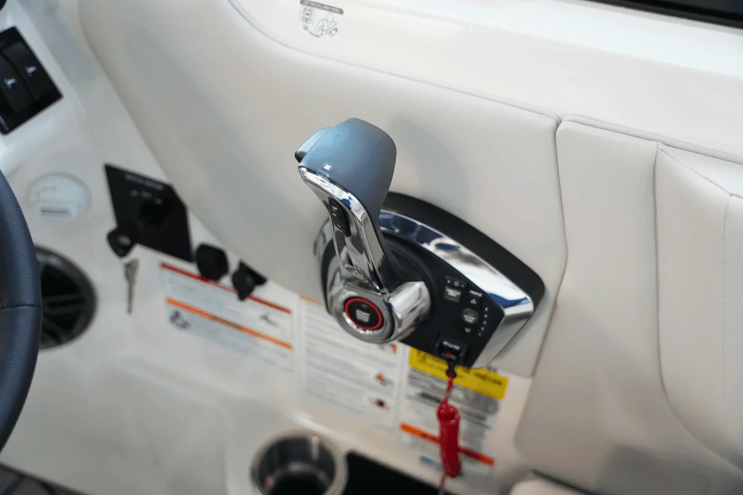 2025 Sea Ray SDX 250 Surf Image Thumbnail #17