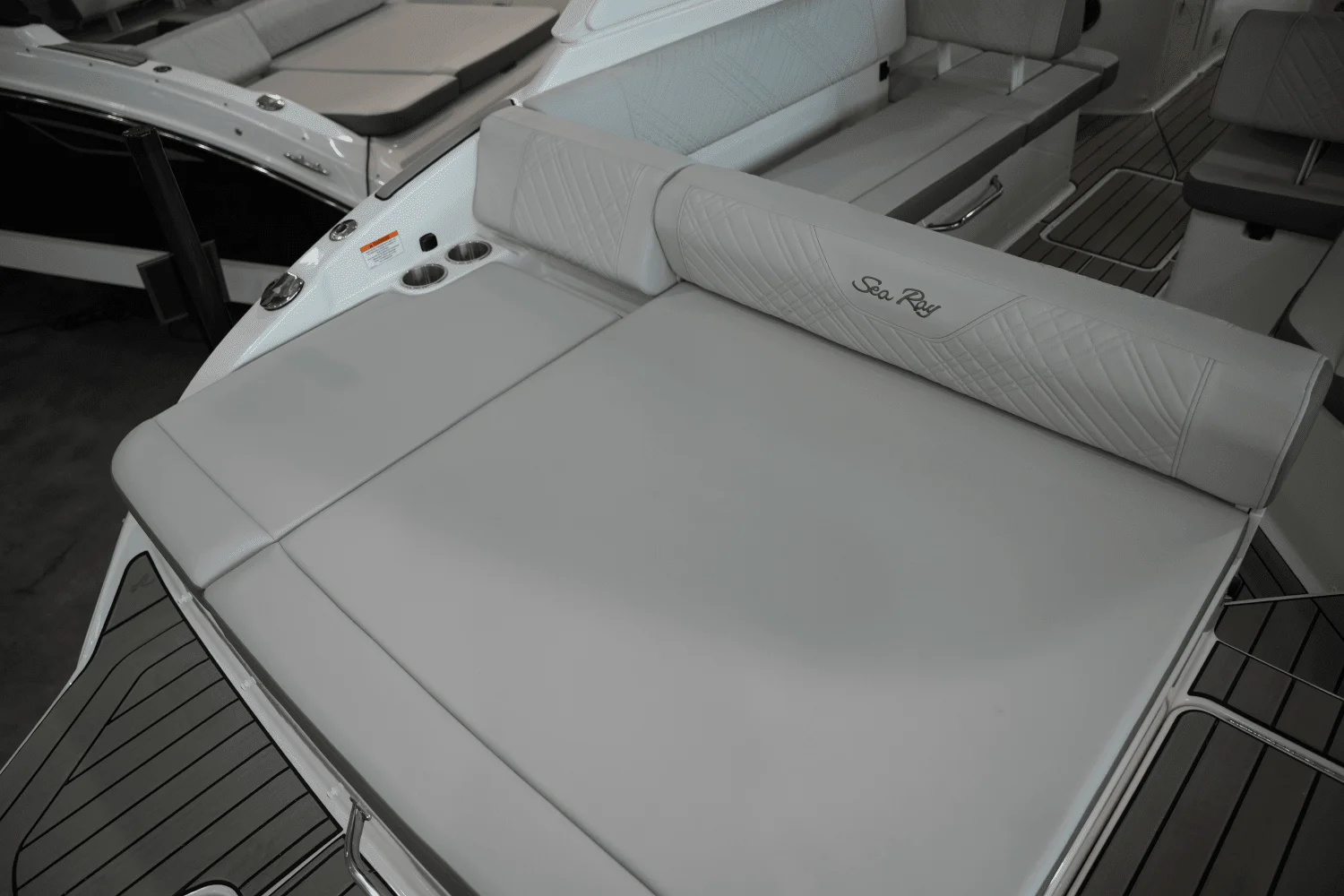 2025 Sea Ray SDX 250 Surf Image Thumbnail #4