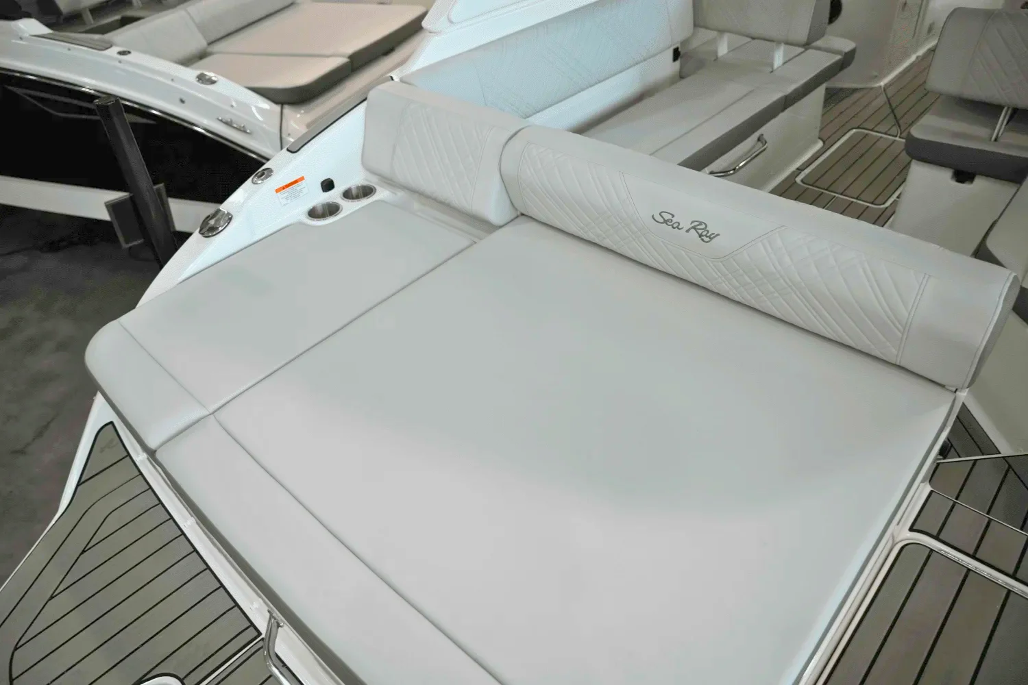 2025 Sea Ray SDX 250 Surf Image Thumbnail #4