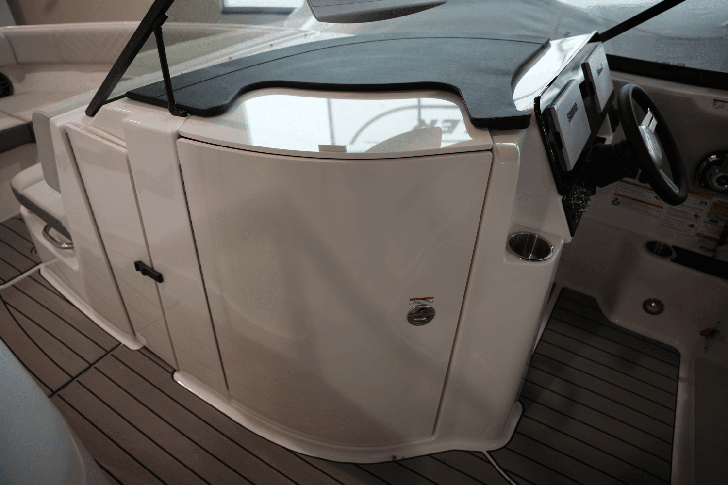 2025 Sea Ray SDX 250 Surf Image Thumbnail #19