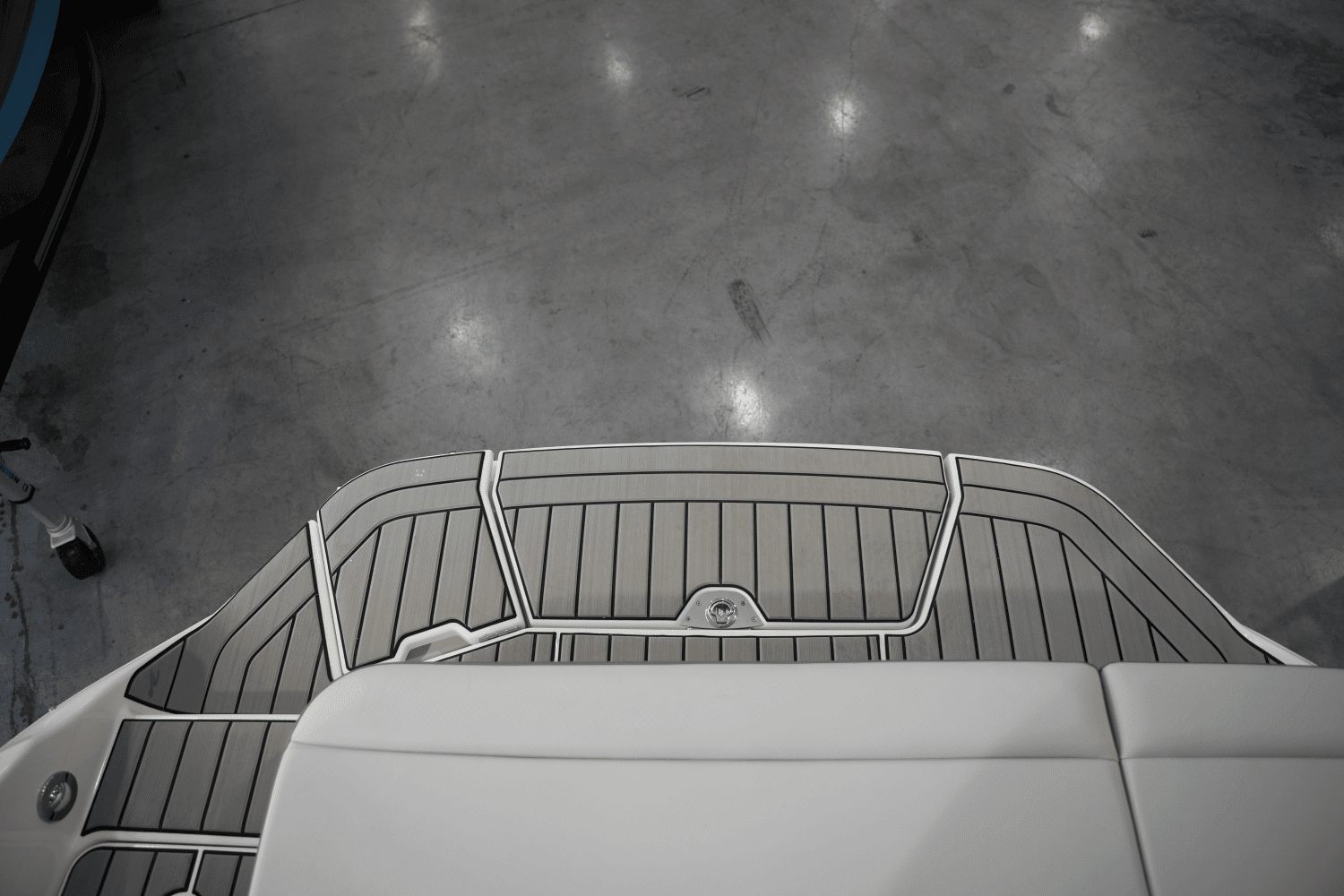 2025 Sea Ray SDX 250 Surf Image Thumbnail #3