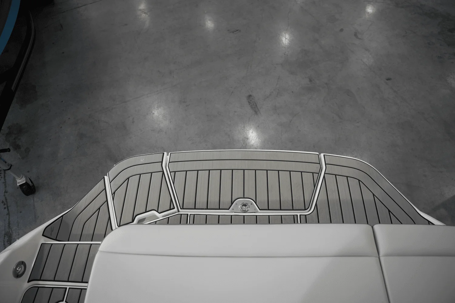 2025 Sea Ray SDX 250 Surf Image Thumbnail #3