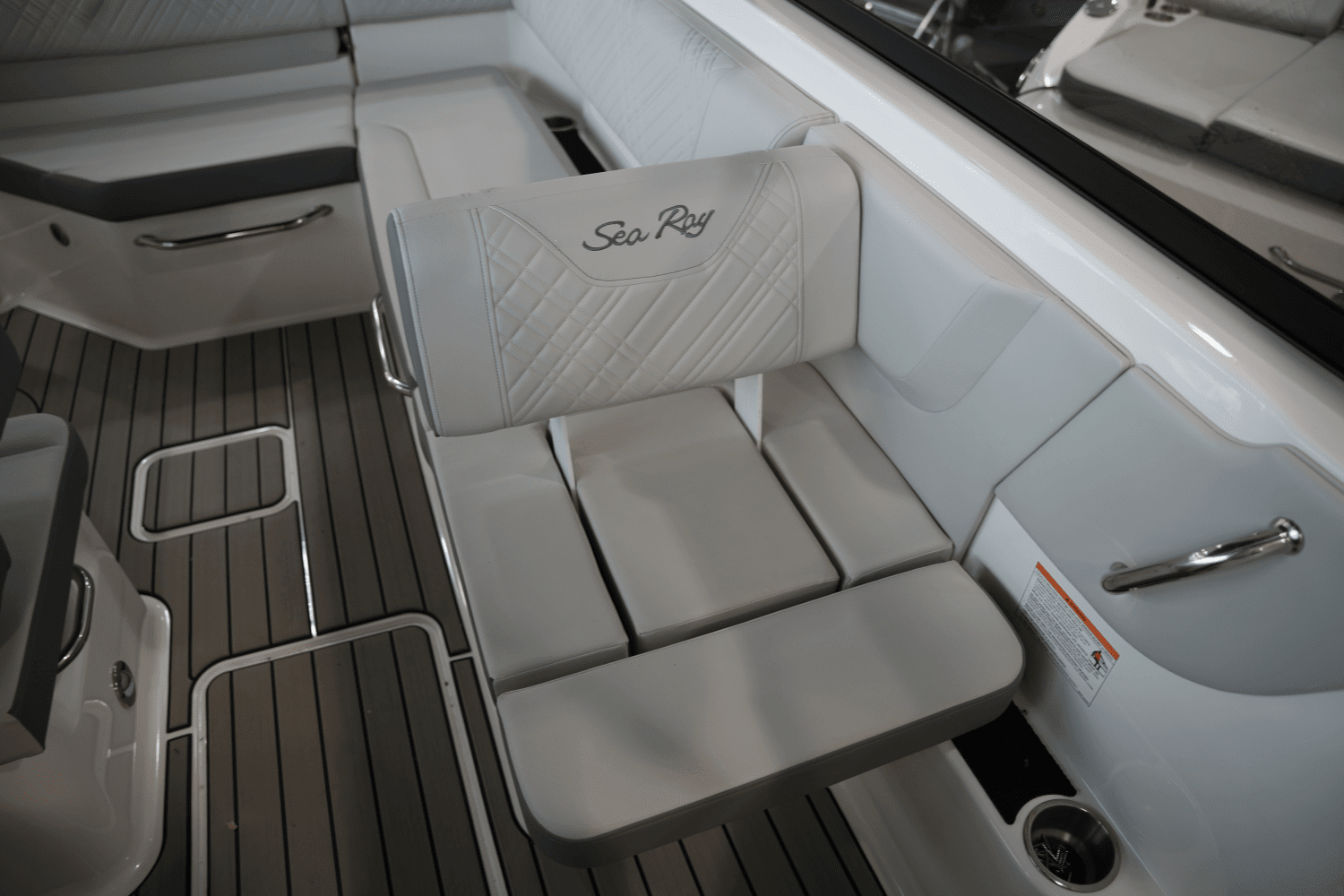 2025 Sea Ray SDX 250 Surf Image Thumbnail #9