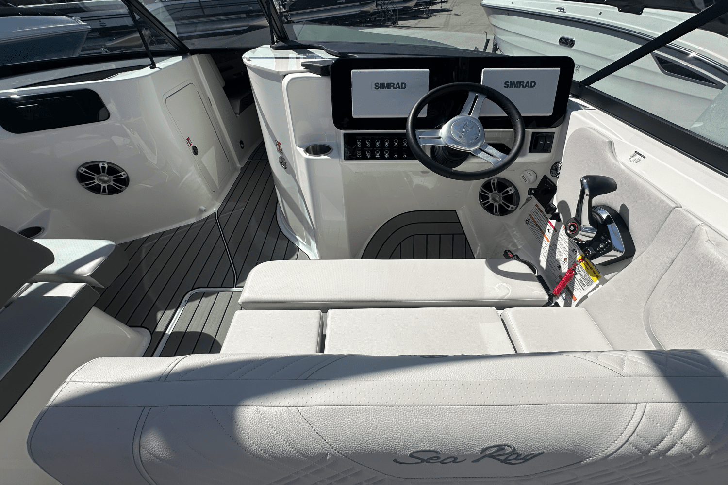 2025 Sea Ray SDX 250 Surf Image Thumbnail #14