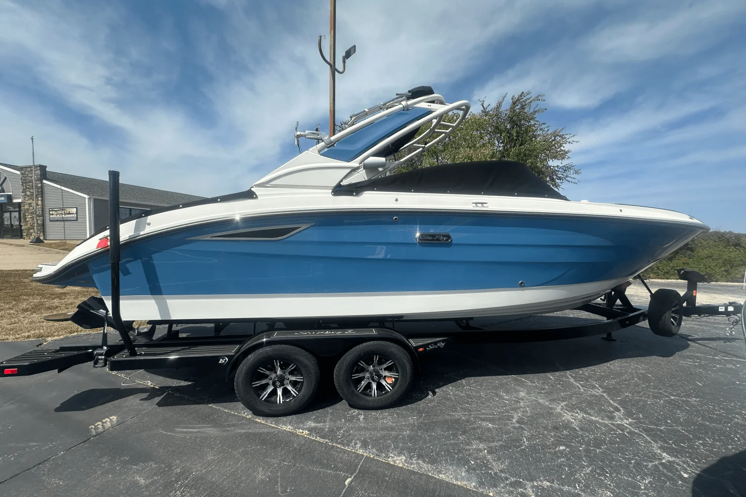 2025 Sea Ray SDX 250 Surf Image Thumbnail #1